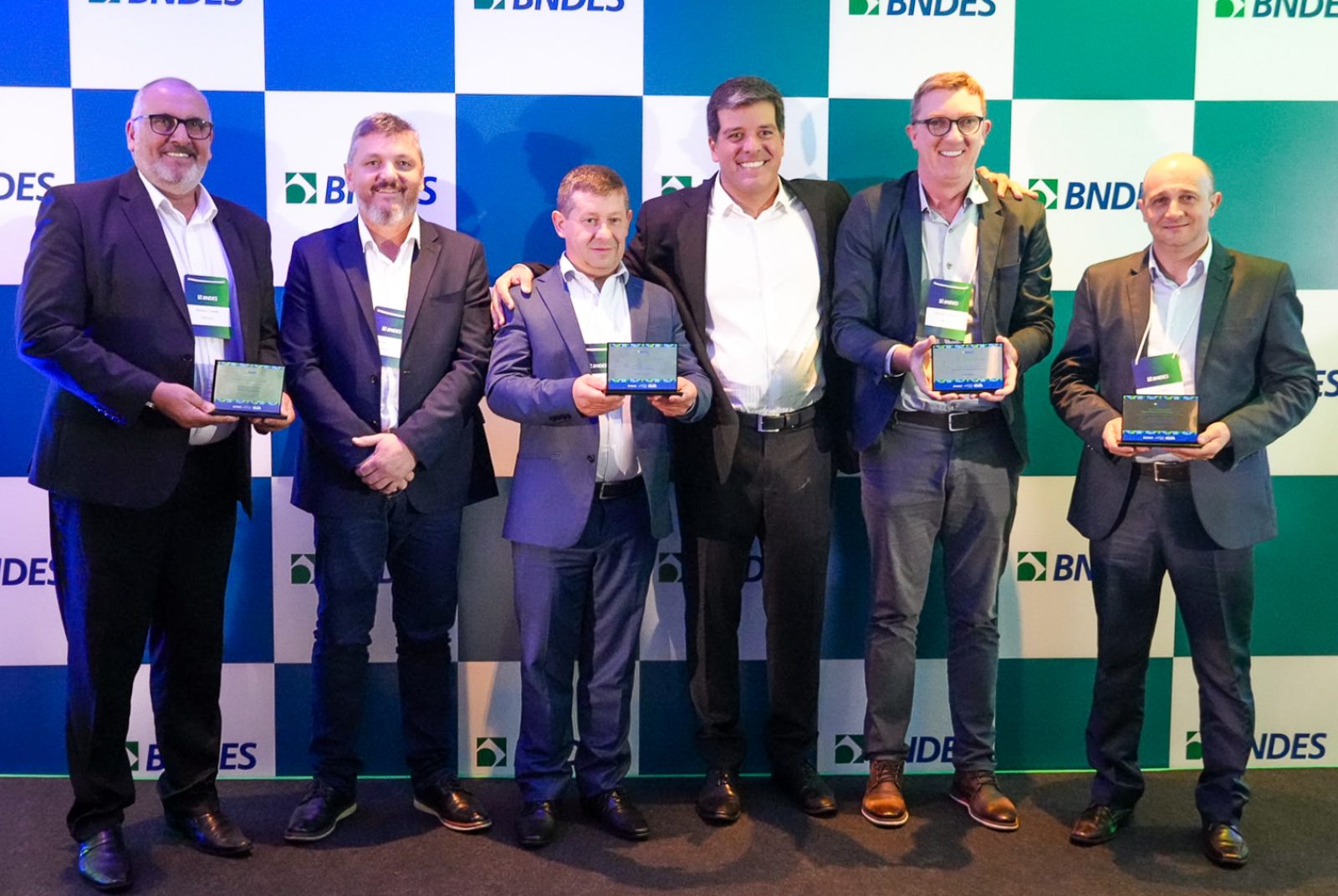 Ir para  <p><big>O Sistema Cresol participou, na quinta-feira, 15, do Reconhecimento para Agentes Financeiros Destaque 2024, promovido pelo Banco Nacional de Desenvolvimento Econ&ocirc;mico e Social (BNDES), em S&atilde;o Paulo (SP). A...