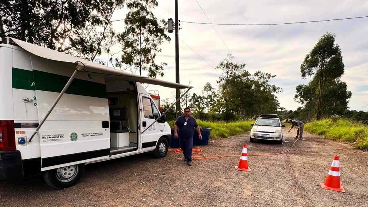 Ir para  <p>A partir de sexta-feira (23), a Secretaria da Agricultura, Pecu&aacute;ria, Produ&ccedil;&atilde;o Sustent&aacute;vel e Irriga&ccedil;&atilde;o (Seapi) vai atuar com apenas quatro barreiras sanit&aacute;rias...