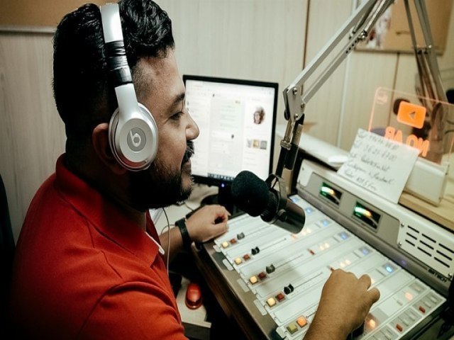 Ir para  <p><big>Nesta quarta-feira, dia 15 de outubro de 2025, na Comiss&atilde;o de Comunica&ccedil;&atilde;o da C&acirc;mara Federal foi votado e aprovado o relat&oacute;rio do Dep. Albuquerque (Republicanos-RR)...