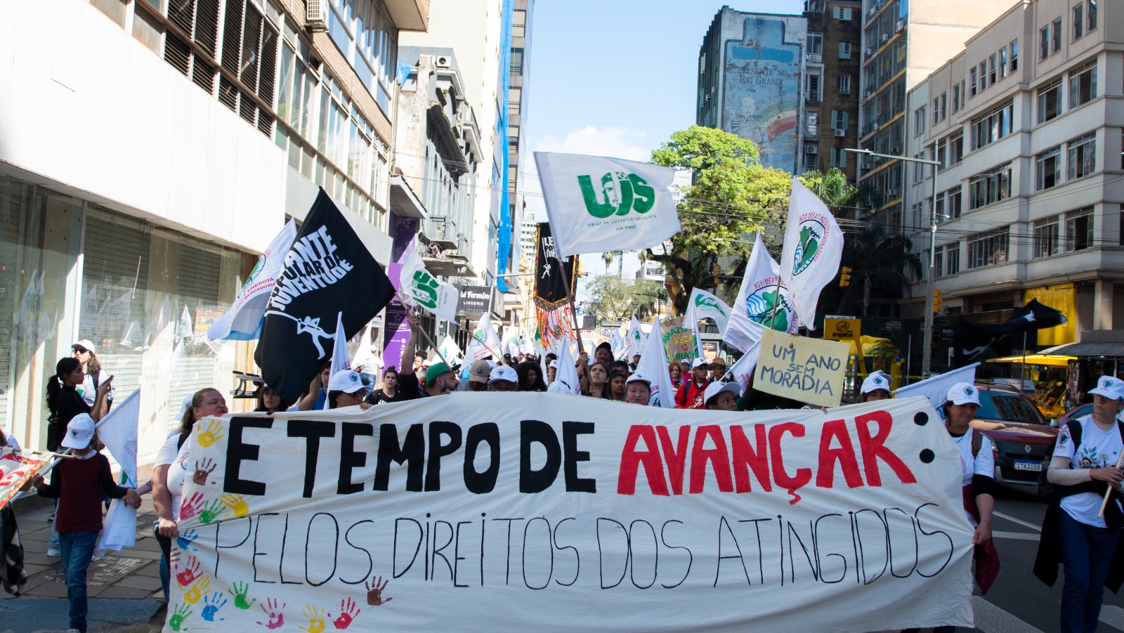 Ir para  <p><big><em>J&aacute; se passaram mais de dois anos desde a primeira grande enchente nas cidades &agrave; margem do Rio Taquari, mas milhares de pessoas ainda aguardam por reconhecimento e por pol&iacute;ticas...