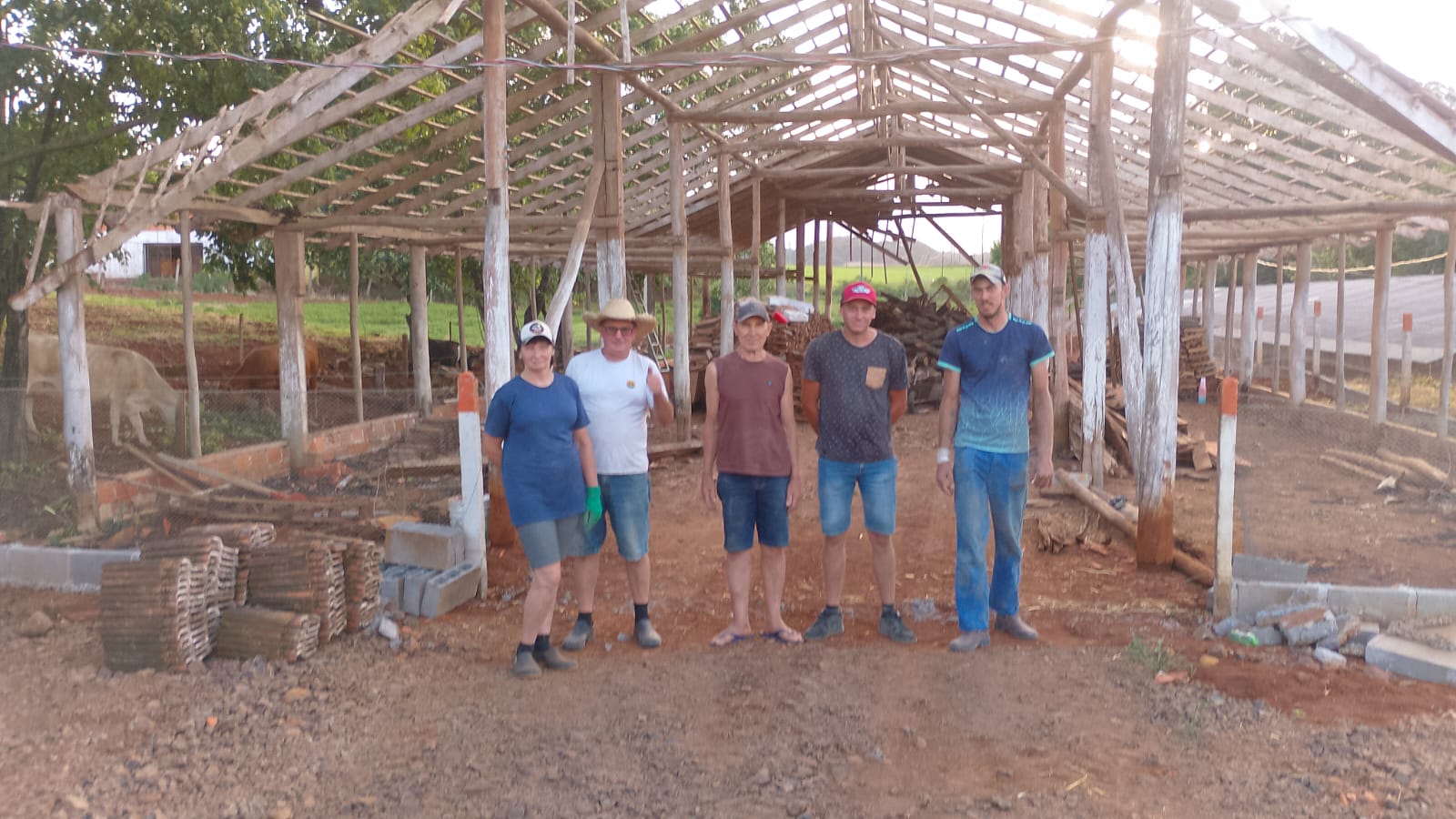 Ir para  <p>Na tarde desta ter&ccedil;a-feira (25), um gesto de solidariedade marcou a comunidade de Viadutos ap&oacute;s o grave temporal de granizo que atingiu o munic&iacute;pio de Erechim no &uacute;ltimo final de semana afetar...