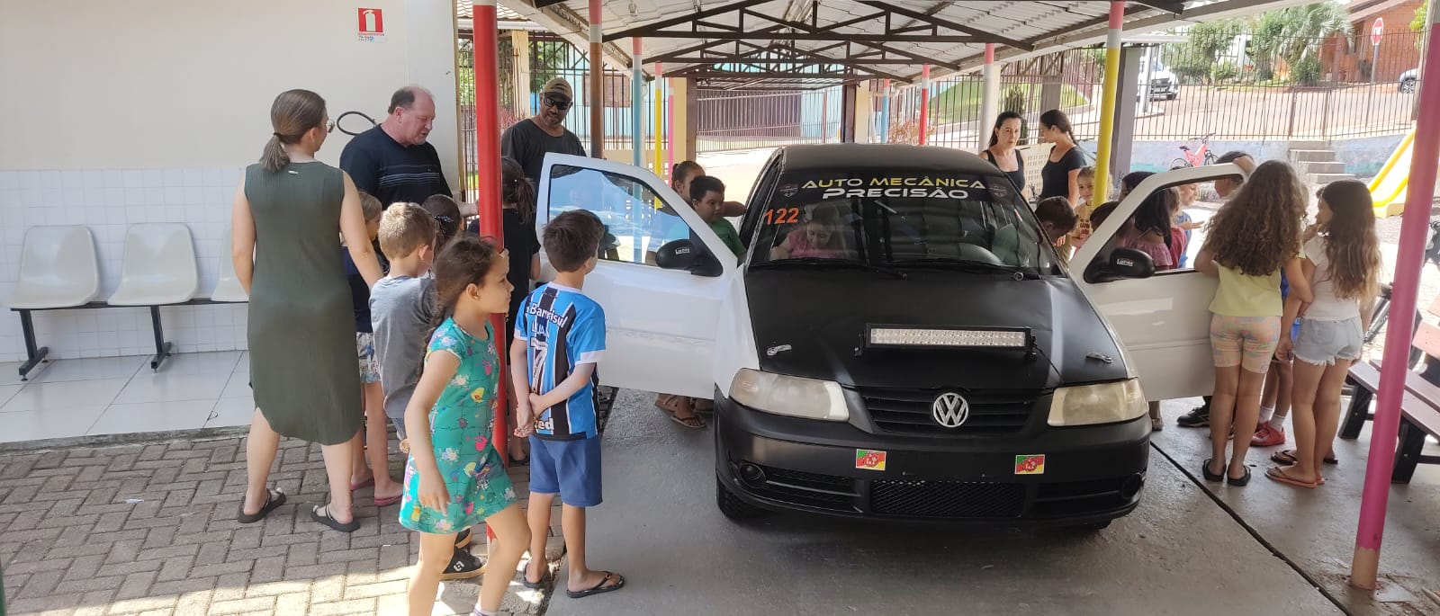 Ir para  <p><big>Na tarde desta sexta-feira (29), a Escola Municipal de Ensino Fundamental recebeu a visita dos irm&atilde;os Andrade, piloto e navegador do carro 122, que disputa o Campeonato Ga&uacute;cho de Rally...