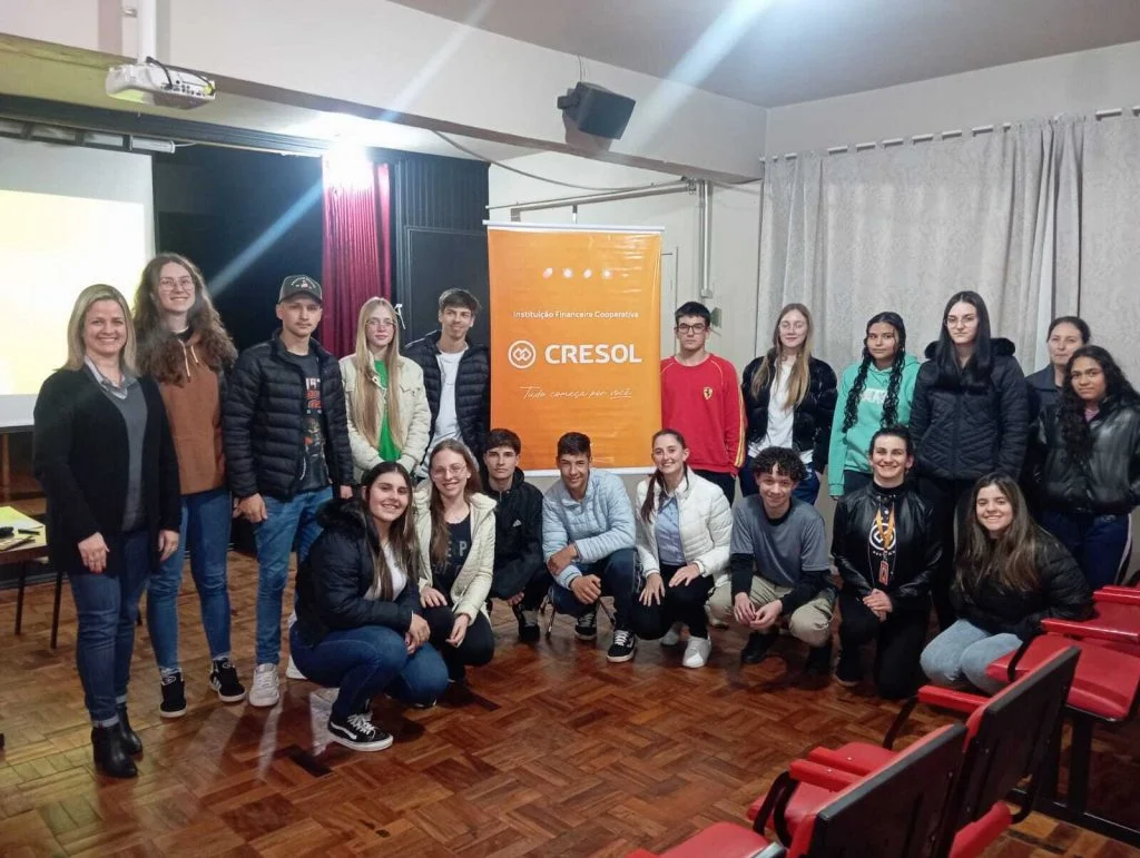 Mais de 700 alunos do norte do RS participam de formação sobre mercado de trabalho