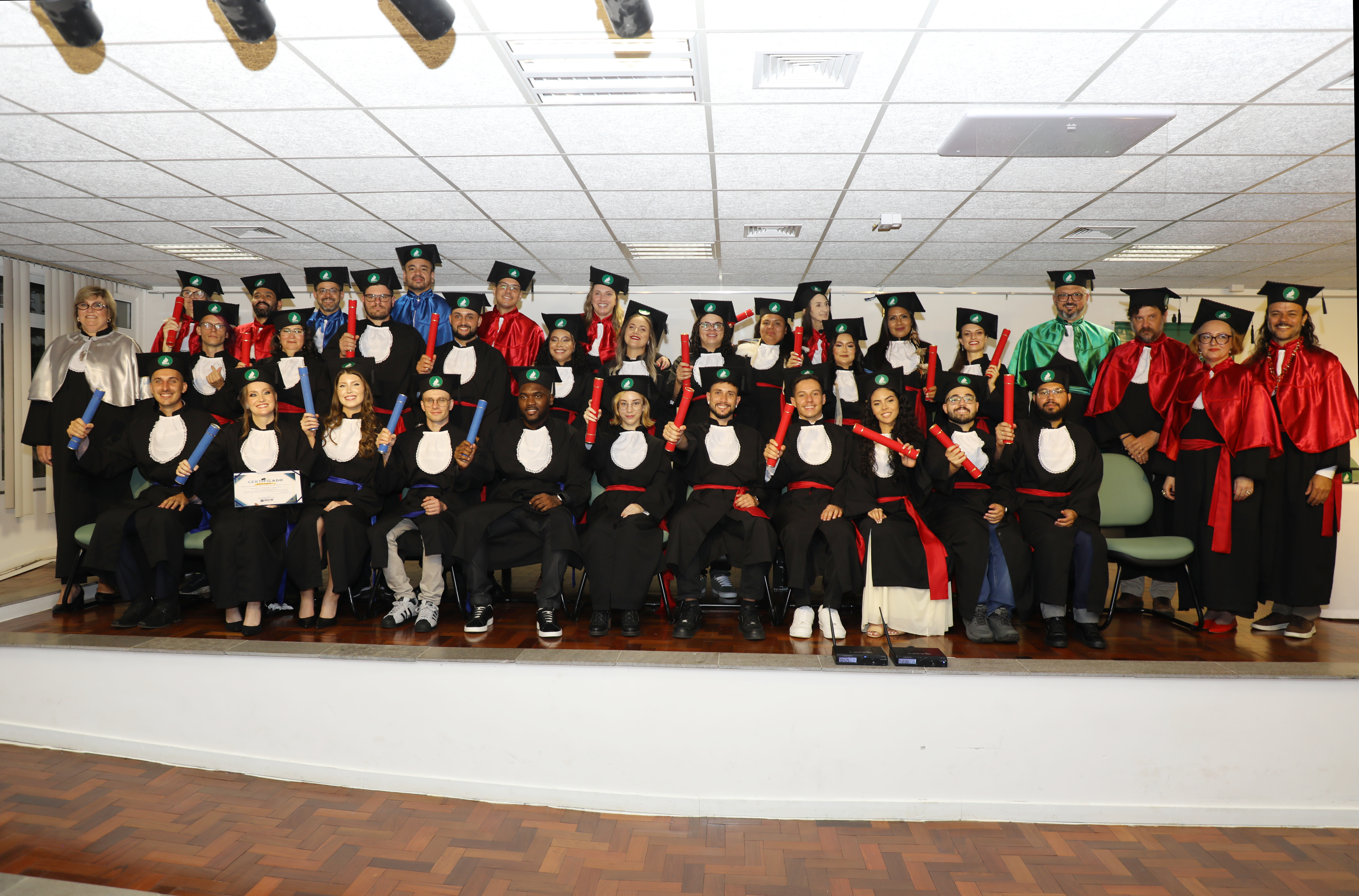 Ir para  <p>A Universidade Federal da Fronteira Sul (UFFS) Campus Erechim realizou,&nbsp;no &uacute;ltimo s&aacute;bado, 28 de fevereiro,&nbsp;as&nbsp;cerim&ocirc;nias&nbsp;de cola&ccedil;&atilde;o de grau...