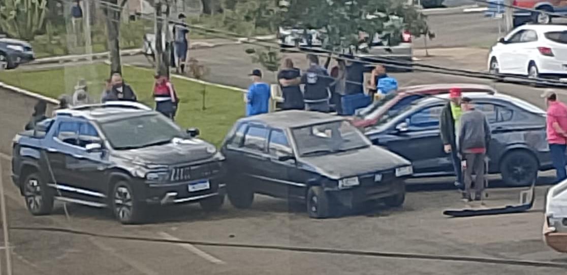 Acidente de trânsito é registrado no centro de Viadutos