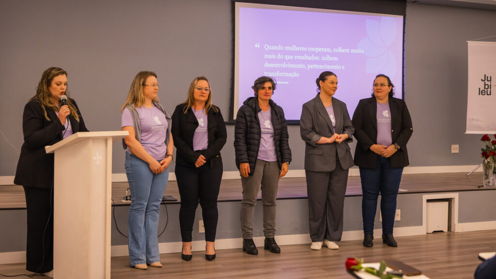 Grupo de Mulheres da Nossa Terra reúne associadas em encontro sobre “Casais Imperfeitos, Porém Felizes”