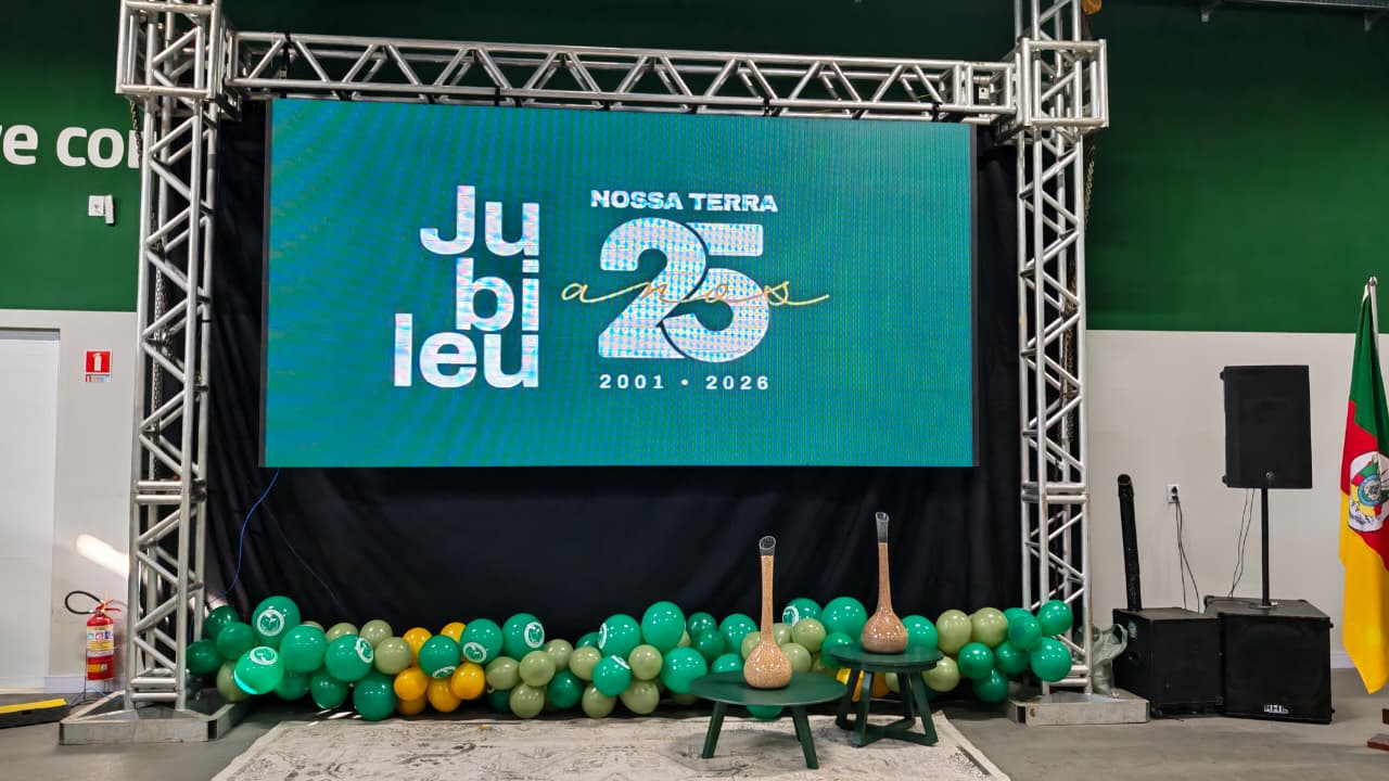 Cooperativa Nossa Terra celebra Jubileu de 25 anos com emoção, homenagens e apresentação de nova marca