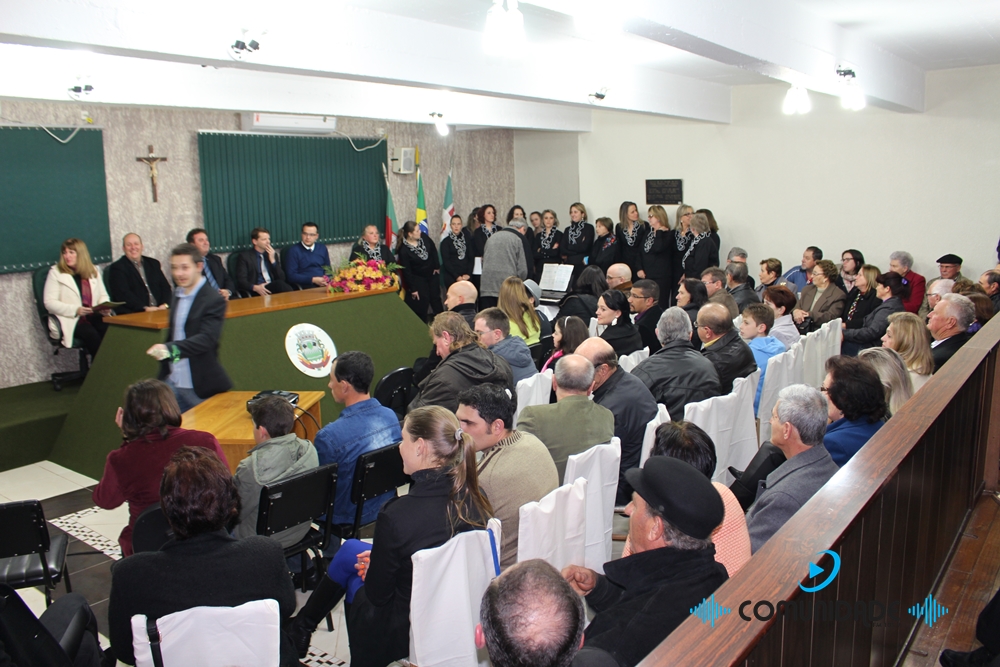 Ir para  <p><big>O evento primeiramente aconteceu na C&acirc;mara Municipal de Vereadores que ficou pequena com a grande participa&ccedil;&atilde;o do p&uacute;blico de gauramenses e tamb&eacute;m de representantes da...