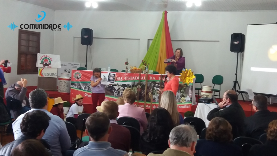 Ir para  <p><big>Acontece hoje (30) o I Congresso da FETRAF RS na cidade de Sarandi. O evento iniciou com uma m&iacute;stica realizada pela equipe dos sindicatos e agricultores da regi&atilde;o de Altos da Serra, onde resgataram a luta...