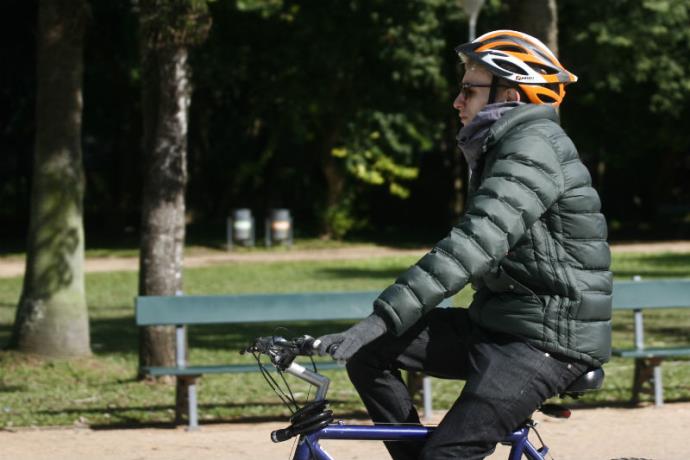 Ir para  <p>O ar seco e frio de origem polar segue nesta sexta-feira no Rio Grande do Sul, que chegou hoje ao 30&ordm; dia com marcas negativas em 2016. De acordo com a MetSul Meteorologia, a m&iacute;nima foi registrada em Vacaria, nos...