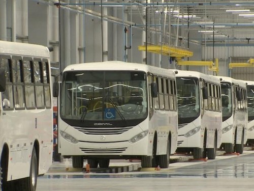 Ir para  <p><big>A Comil paralisou suas atividades nesta segunda-feira. Segunda nota oficial enviada &agrave; imprensa no in&iacute;cio da tarde, a empresa&nbsp;informa que, a partir desta segunda-feira, 29 de agosto,...