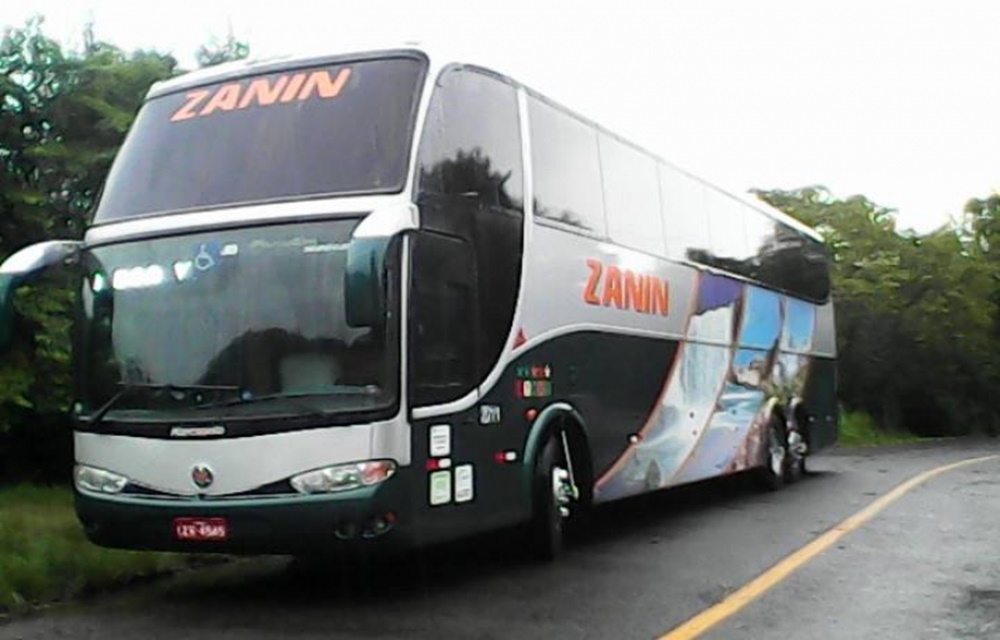 Ir para  <p>Dois &ocirc;nibus que seguiam de Cruz Alta para o Paraguai, foram assaltados na noite da &uacute;ltima sexta-feira (3), na ERS 480 entre S&atilde;o Valentin e Erval Grande, por um grupo fortemente armado de 12 homens, que...