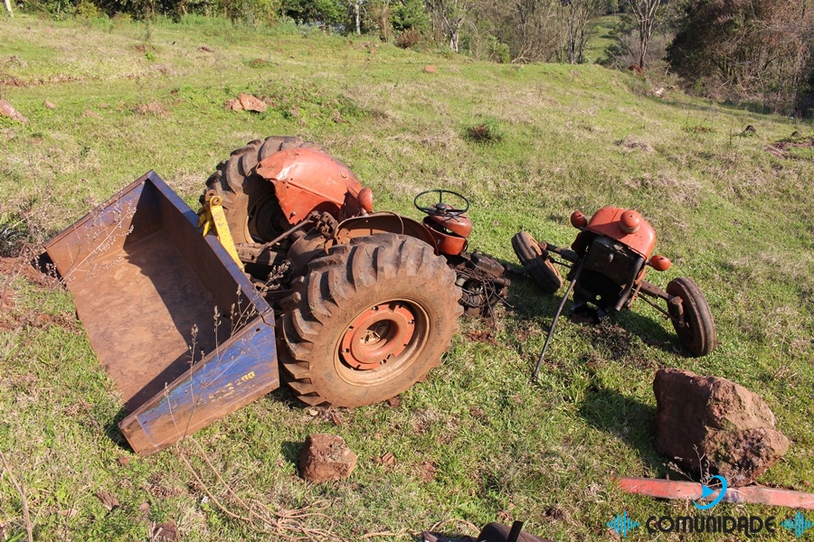 Ir para  <p><big>&nbsp; &nbsp; &nbsp; &nbsp; &nbsp; &nbsp;&nbsp;Agricultor de 80 anos, da Linha S&atilde;o Pedro, interior de Viadutos, sofre acidente de trabalho, ap&oacute;s seu trator Massey Ferguson 50X,...