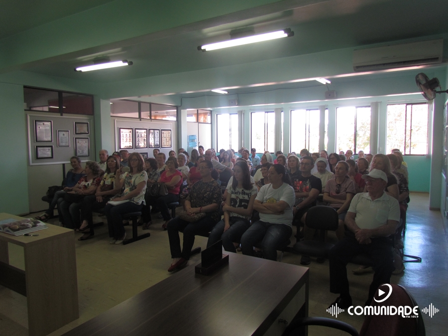 Ir para  <p><big>Ocorreu na tarde desta Sexta-feira (14/10), na C&acirc;mara Municipal de Vereadores de Viadutos, uma palestra com o natur&oacute;logo Junior, nacionalmente conhecido como Dr. Sa&uacute;de, especialista em medicina...