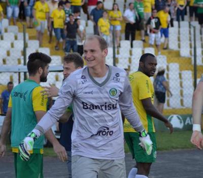 Ir para  <p><big>Na tarde deste domingo o Ypiranga conquistou sua vaga na decis&atilde;o da Super Copa Ga&uacute;cha. Mas a vit&oacute;ria nos p&ecirc;naltis diante do S&atilde;o Jos&eacute; n&atilde;o trouxe apenas...