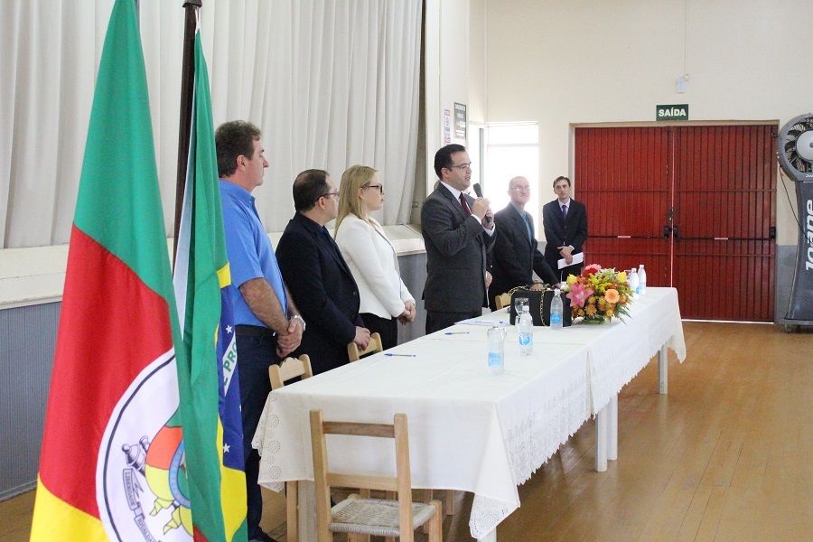 Mesa composta para diplomação dos eleitos na 3ª Zona 