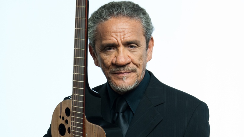 Ir para  <p><big>Z&eacute; Ramalho &eacute; um artista que carrega consigo muito da cultura nordestina. Nascido em Brejo da Cruz/PB, sofreu com a morte de seu pai, que se afogou ainda quando Z&eacute; era crian&ccedil;a, e logo...