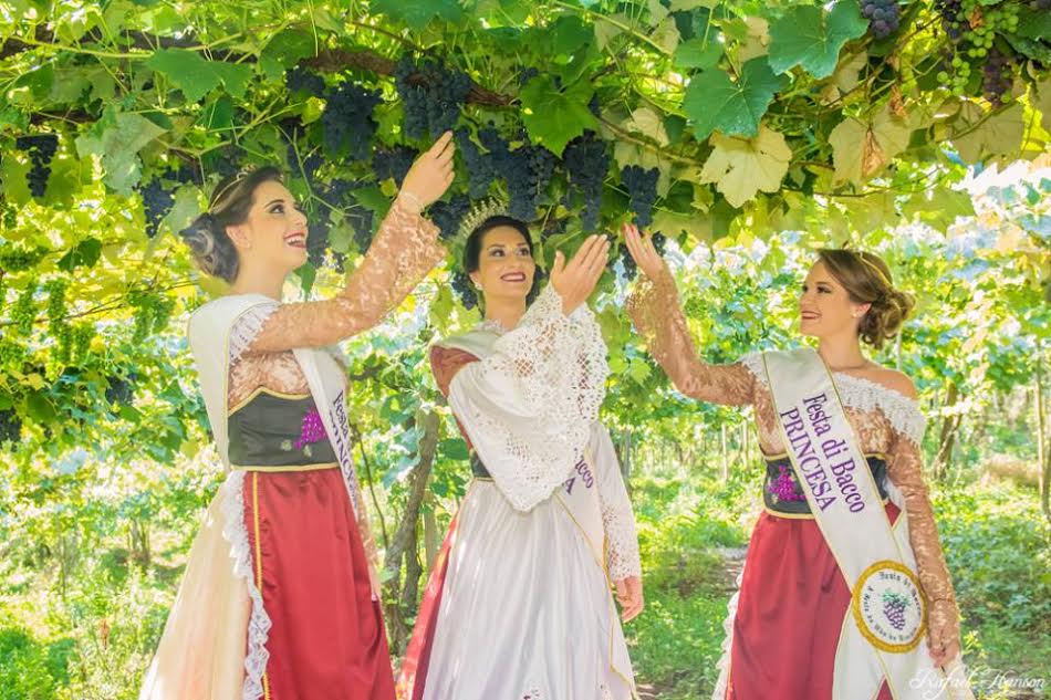 Ir para  <p><big>Uma festa que destaca as potencialidades de Erechim e regi&atilde;o. A abertura da Safra da Uva 2017 que integra a programa&ccedil;&atilde;o da XVI Festa Di Bacco tem in&iacute;cio a partir das 16h dessa...
