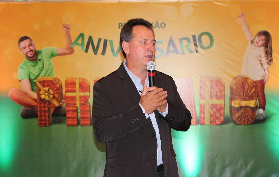 Ir para  <p><big>A Sicredi Norte RS/SC realizou na noite desta quinta-feira, 12, no sal&atilde;o social do Clube Atl&acirc;ntico em Erechim, a entrega dos pr&ecirc;mios referentes ao terceiro sorteio da...