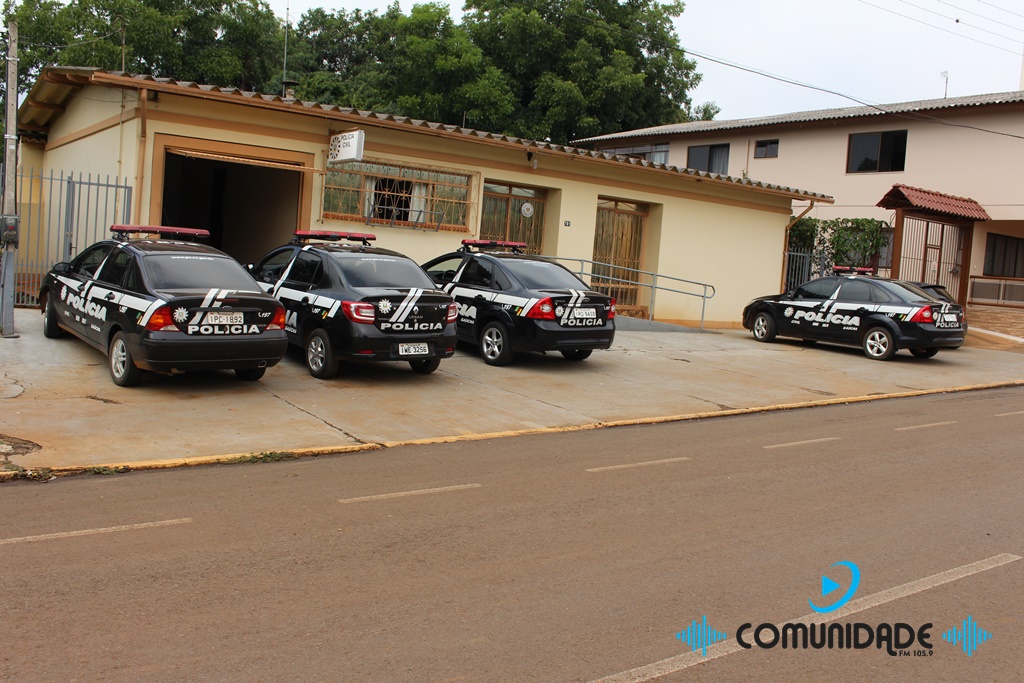 Ir para  <p>Cumprindo uma s&eacute;rie de mandados de busca e apreens&atilde;o, a Pol&iacute;cia Civil e a Brigada Militar realizaram na manh&atilde; desta sexta-feira uma mega opera&ccedil;&atilde;o em Viadutos. Participaram...