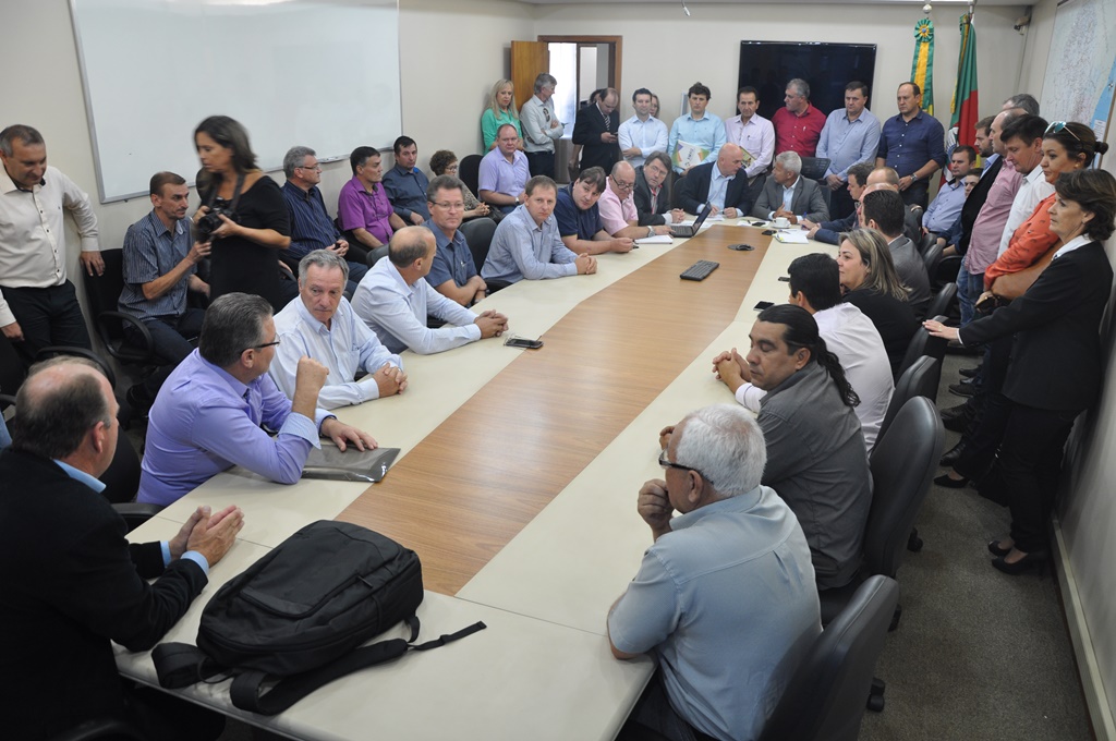 Ir para  <p><big>O deputado estadual Altemir Tortelli acompanhou a comitiva de prefeitos da Associa&ccedil;&atilde;o dos Munic&iacute;pios do Alto Uruguai (Amau) em audi&ecirc;ncias realizadas com secretarias do Governo do...