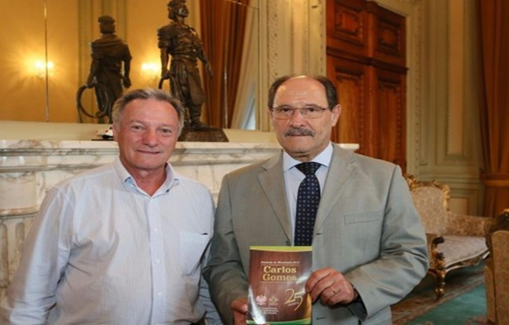 Ir para  <p><big>Na ultima ter&ccedil;a-feira, 21, o Prefeito de Carlos Gomes, Egido Moreto (PRB), esteve em Porto Alegre, junto com o governador Jos&eacute; Ivo Sartori convidando para as festividades do munic&iacute;pio que...