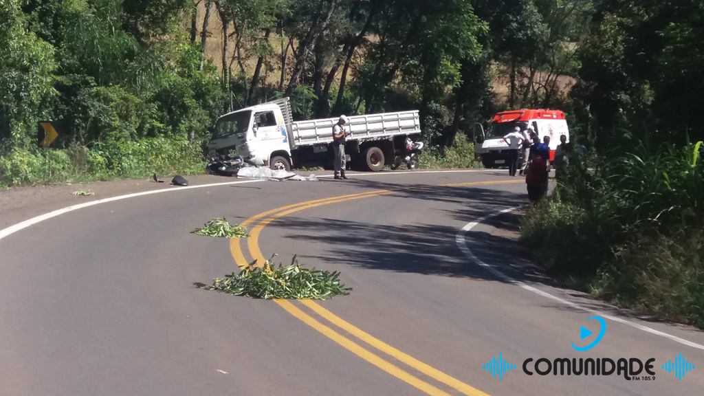 Ir para  <p><big>Aconteceu nesta ter&ccedil;a-feira (28), no km 28 da ERS 331, por volta das 12h30min, um grave acidente envolvendo uma motocicleta Honda Bis 125 ES, de cor rosa e placas IRS 1510, de Maximiliano de Almeida e um...