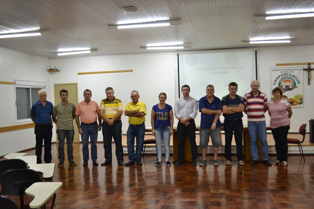 Ir para  <p><big>A Cooperativa de Desenvolvimento Regional Ltda,&nbsp;Cooperfamilia elegeu na &uacute;ltima segunda-feira (27), a diretoria que deve comandar os trabalhos da cooperativa pelos pr&oacute;ximos tr&ecirc;s...