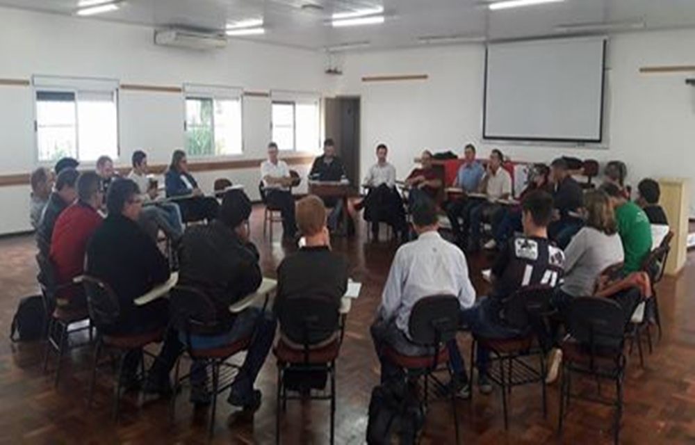 Ir para  <p>Na ter&ccedil;a-feira (11), foi realizada no audit&oacute;rio do Semin&aacute;rio Nossa Senhora de F&aacute;tima uma reuni&atilde;o para planejamento das a&ccedil;&otilde;es de...