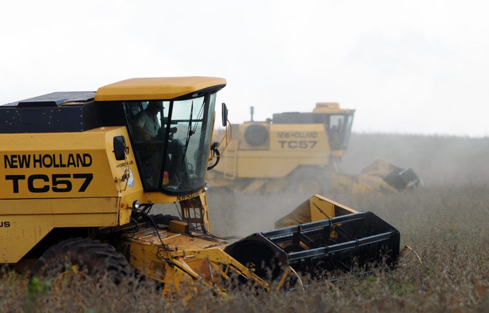 Ir para  <p>Com 84% das lavouras de soja colhidas no Rio Grande do Sul, a produtividade tem variado entre 45 e 75 sacas por hectare. Essa varia&ccedil;&atilde;o &eacute; decorrente do processo tecnol&oacute;gico adotado, como a...