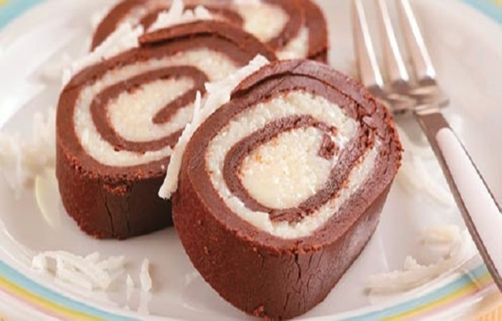Ir para  <h3>Massa:</h3>

<ul>
	<li>8 colheres (sopa) de leite em p&oacute;;</li>
	<li>8 colheres (sobremesa) de chocolate em p&oacute;;</li>
	<li>1/2 lata de leite...