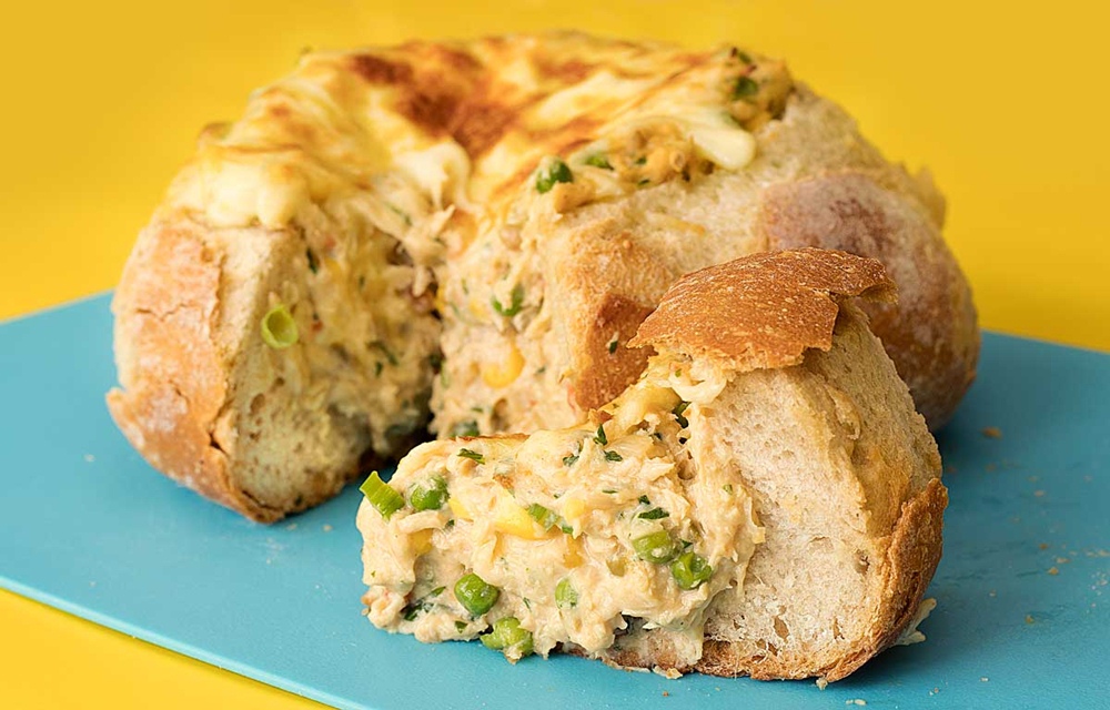 Ir para  <ul>
	<li>2 p&atilde;es franceses;</li>
	<li>2 gemas de ovo cozido;</li>
	<li>3 colheres de sopa de maionese;</li>
	<li>2 cenouras raladas;</li>
</ul>

<p>Misture todos...