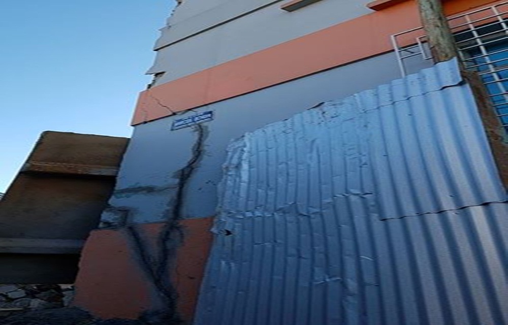 Ir para  <p>Um edif&iacute;cio na Rua Macos Uch&ocirc;a, no centro de Erechim, foi interditado totalmente pelo Corpo de Bombeiros na tarde desta segunda-feira (15).</p>

<p>Segundo os oficias, ap&oacute;s...