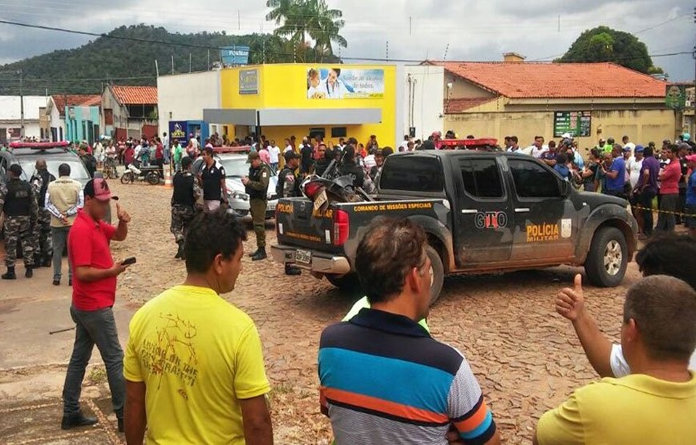 Ir para  <p>Dez posseiros &ndash; nove homens e uma mulher &ndash; foram assassinados na manh&atilde; de hoje (24) durante uma a&ccedil;&atilde;o policial de reintegra&ccedil;&atilde;o de posse em um acampamento na...