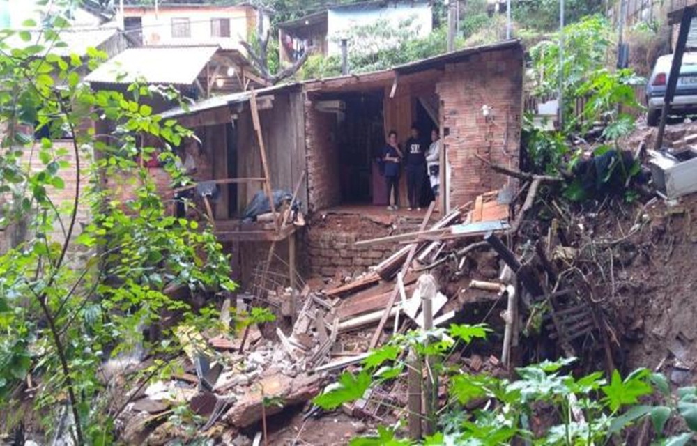 Ir para  <p>A regi&atilde;o Noroeste registrou a quarta morte em decorr&ecirc;ncia dos temporais que atingem o Rio Grande do Sul. De acordo com a Brigada Militar de Jaboticaba, o agricultor Jos&eacute; Davirlei Fagundes de Silva, de 46...