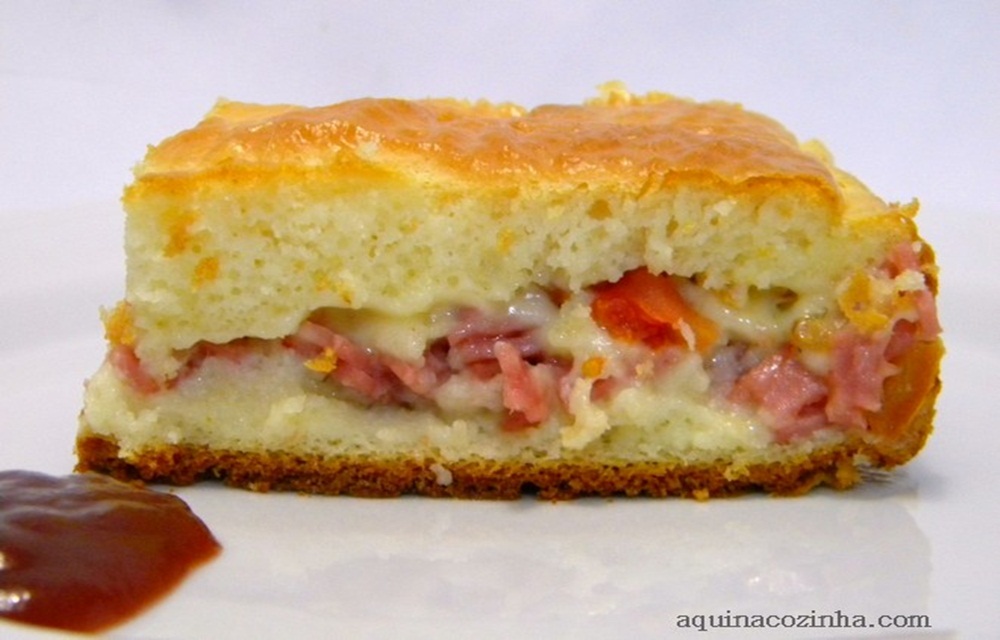 Ir para  <p>4 ovos;</p>

<p>1 x&iacute;cara (de ch&aacute;) de &oacute;leo;</p>

<p>2/3 de &nbsp;x&iacute;cara (de ch&aacute;) de leite;</p>

<p>2 colheres (de sopa) de queijo...