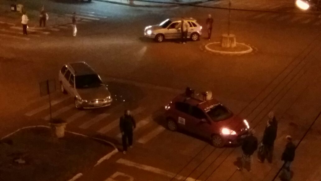 Ir para  <p><big>Agora h&aacute; pouco, por volta das 19h00min, no cruzamento da Av. Brasil com a Av. Independ&ecirc;ncia, o&nbsp;ve&iacute;culo&nbsp;Palio placas de Viadutos se chocou com o Escort W. com placas de...