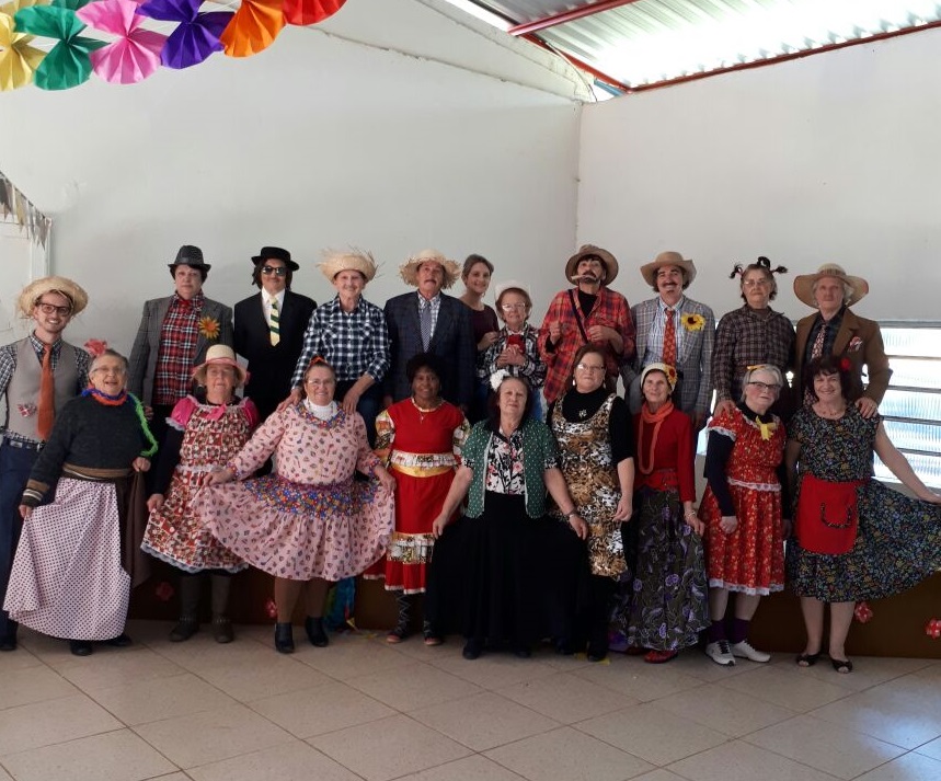 Ir para  <p>&nbsp; &nbsp; &nbsp; &nbsp; &nbsp; <big>&nbsp; Na ultima quarta-feira (21), aconteceu a festa junina dos Grupos da Melhor Idade de Gaurama, o Grupo Conviver e Renascer que se reuniram para festejar no...