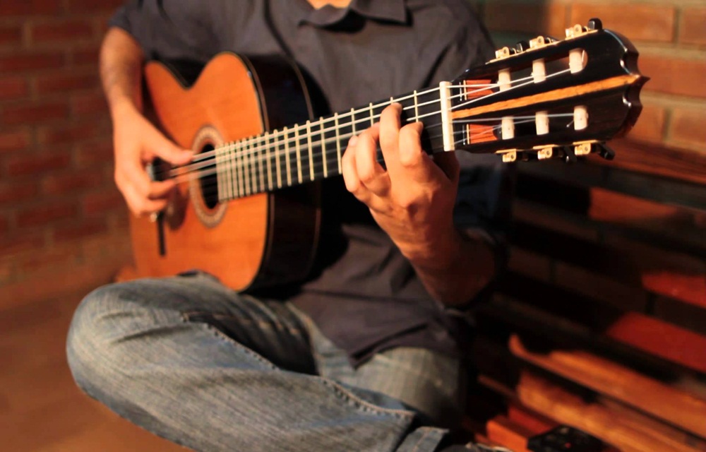 Ir para  <p>Posso te dar um conselho? Se sim, estude, pense, sinta e fa&ccedil;a m&uacute;sica. Este &eacute; o conselho. Por qu&ecirc;? Porque n&atilde;o devemos ver a m&uacute;sica apenas pela &oacute;tica...