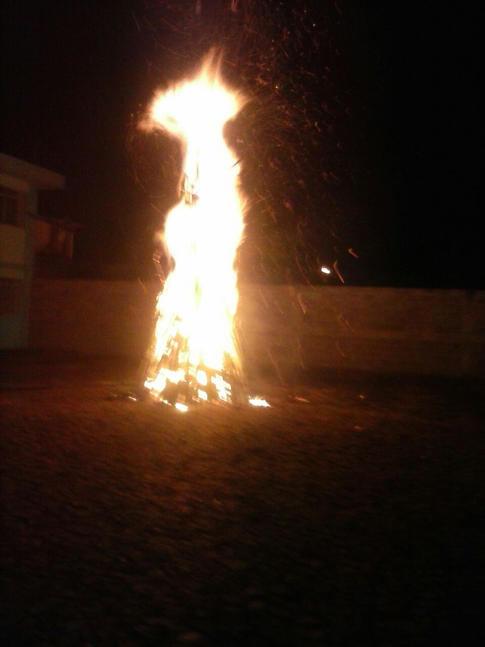 Ir para  <p>Na noite desta quinta-feira (29/06), a Escola Estadual de Educa&ccedil;&atilde;o B&aacute;sica Viadutos realizou a tradicional festa junina, com todas as atra&ccedil;&otilde;es que n&atilde;o podem faltar nesta...