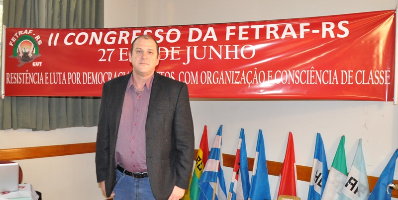 Ir para  <p><big>A nova dire&ccedil;&atilde;o da Federa&ccedil;&atilde;o dos Trabalhadores na Agricultura Familiar do Rio Grande do Sul (FETRAF-RS), respons&aacute;vel pela gest&atilde;o 2017/2020, tomou posse na...