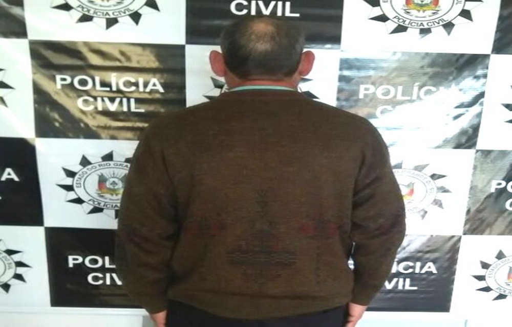 Ir para  <p>Foi preso na tarde desta ter&ccedil;a-feira(11), ao se apresentar com advogado na delegacia de Pol&iacute;cia de Itatiba do Sul, o homem acusado de matar com cinco tiros o ex-genro. Segundo apurou a pol&iacute;cia, o...