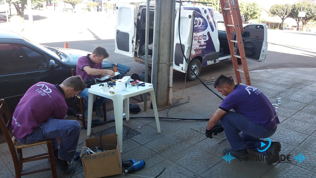Ir para  <p>Com o intuito de qualificar o fornecimento do sinal de internet em Viadutos e demais munic&iacute;pios da regi&atilde;o, a ADD Telecom est&aacute; instalando uma rede de fibra &oacute;ptica para a transmiss&atilde;o...