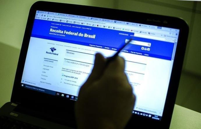 Ir para  <p><big>Receita Federal come&ccedil;a a pagar nesta segunda-feira o segundo lote de restitui&ccedil;&atilde;o do Imposto de Renda de Pessoas F&iacute;sicas 2017. Este lote tamb&eacute;m incluir&aacute;...