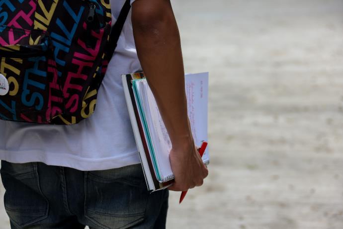 Ir para  <p><big>Os alunos selecionados na lista de espera do Programa Universidade para Todos (ProUni) t&ecirc;m at&eacute; esta segunda-feira &nbsp;para entregar a documenta&ccedil;&atilde;o que&nbsp;comprove as...