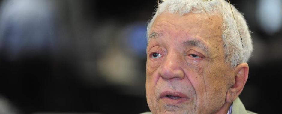 Ir para  <p><big>Morreu na noite desta quarta-feira Paulo Sant'Ana, um dos mais conhecidos colunistas da &aacute;rea esportiva e do cotidiano do Rio Grande do Sul. Aos 78 anos, ele j&aacute; vinha com a sa&uacute;de...