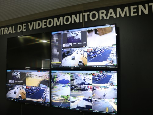 Ir para  <p><big>Uma solenidade realizada na manh&atilde; desta quarta-feira, 19, no Quartel do 13 &ordm; Batalh&atilde;o de Pol&iacute;cia Militar de Erechim marcou a reativa&ccedil;&atilde;o do Projeto Sentinela na...