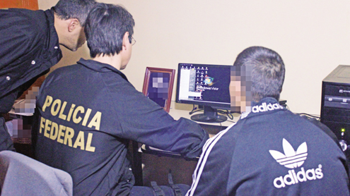 Ir para  <p><big>A Pol&iacute;cia Federal (PF) realiza nesta ter&ccedil;a-feira a segunda fase da Opera&ccedil;&atilde;o Glasnost, contra a&ccedil;&otilde;es de pedofilia, no Rio Grande do Sul e em mais 13 estados do...