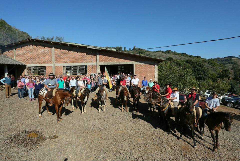 Ir para  <p><big><strong>No &uacute;ltimo s&aacute;bado (29), foi realizado o primeiro almo&ccedil;o da agricultura familiar promovido pelo SINTRAF Centen&aacute;rio, em parceria com a comunidade do Lajeado Valeriano em...