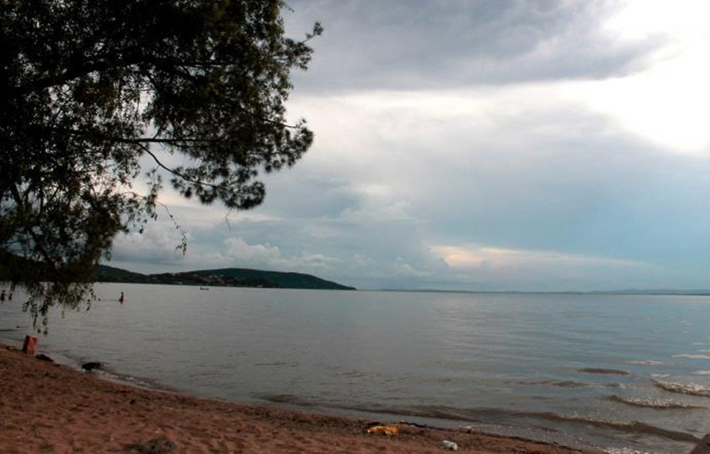Ir para  <p>O come&ccedil;o da segunda-feira tem ainda mais nuvens no Norte e no Leste do Estado com chance de garoa e chuva fraca em alguns pontos. No decorrer do dia, contudo, um centro de alta press&atilde;o cobre o territ&oacute;rio...